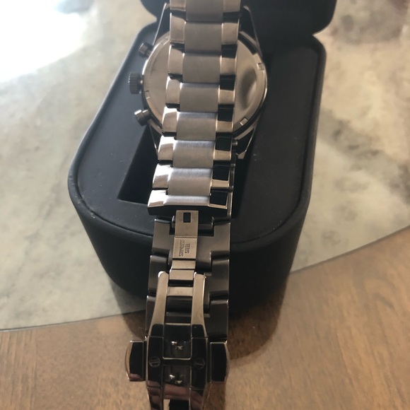 Emporio Armani NWOT Watch. - Picture 5 of 6